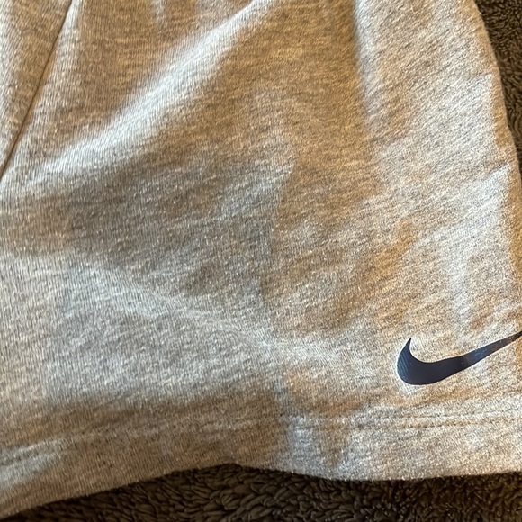Girls Grey Nike Shorts - Picture 2 of 5